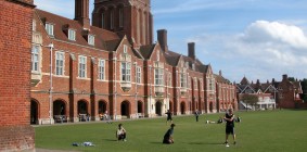 Eastbourne College (10-17 m.)